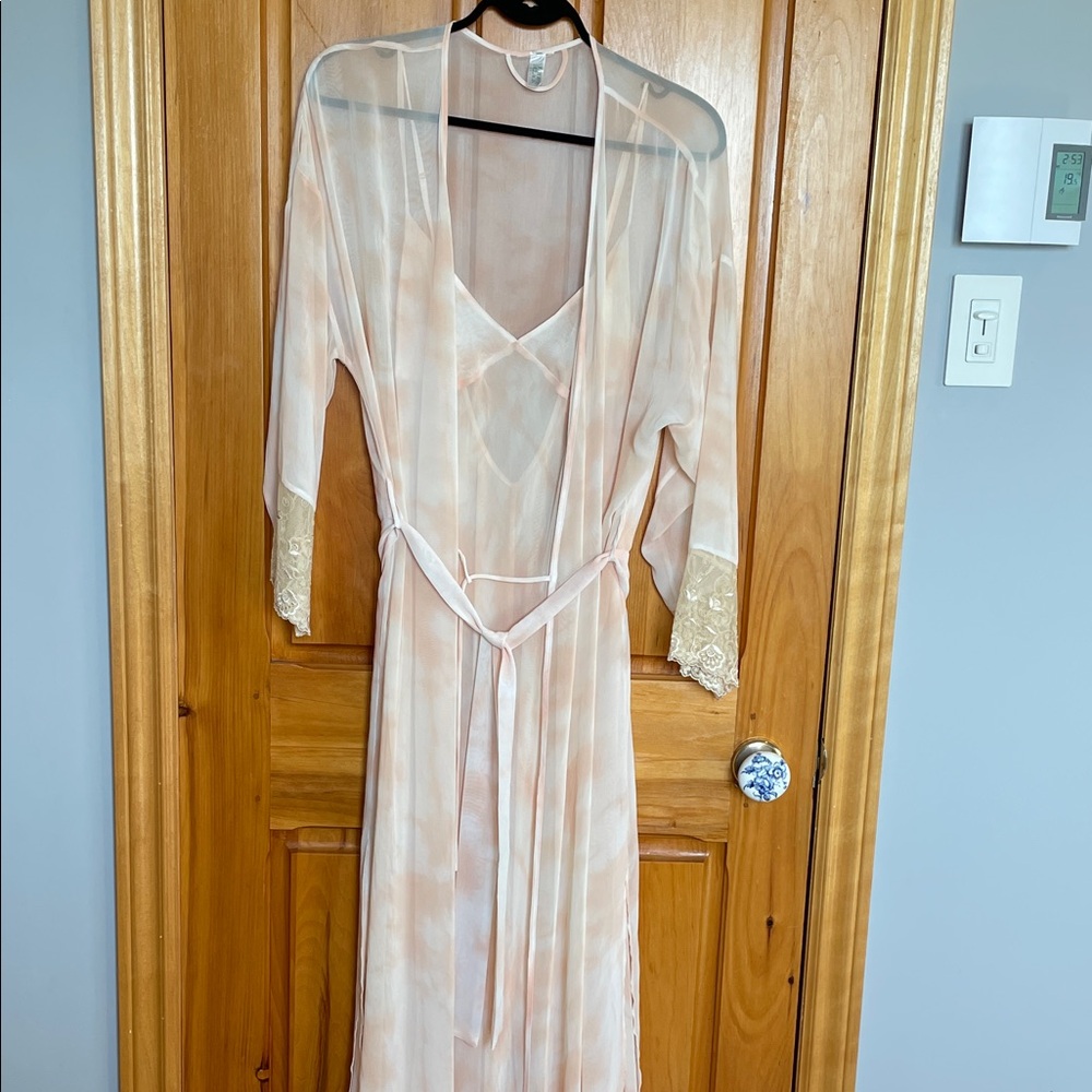 Luxurious Cream Shaden Pink  Lace Accent Slip and Kimono Set  M